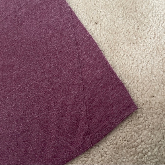 Puma crew neck tee mauve with neon pink lettering.  Puma logo on left sleeve - Picture 5 of 7